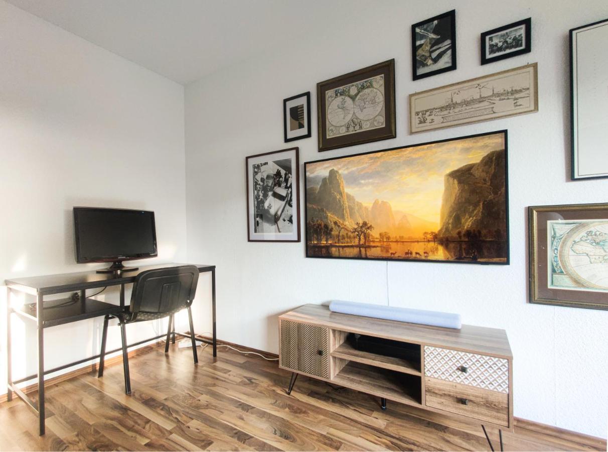 Inikama: Designer Apartment Im Gruenen - Netflix Rosengarten  Buitenkant foto